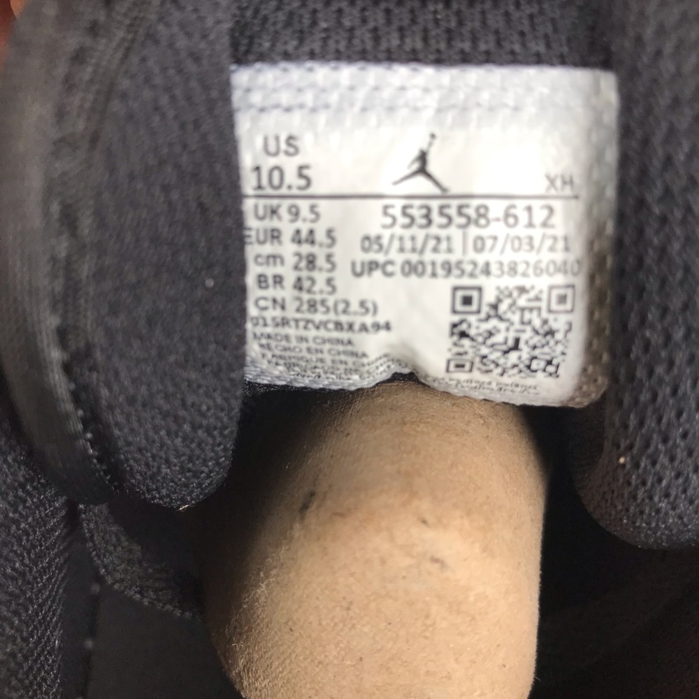 Air Jordan Retro 1 ‘Bred Toe’ Low (2021) - Picture 10 of 15